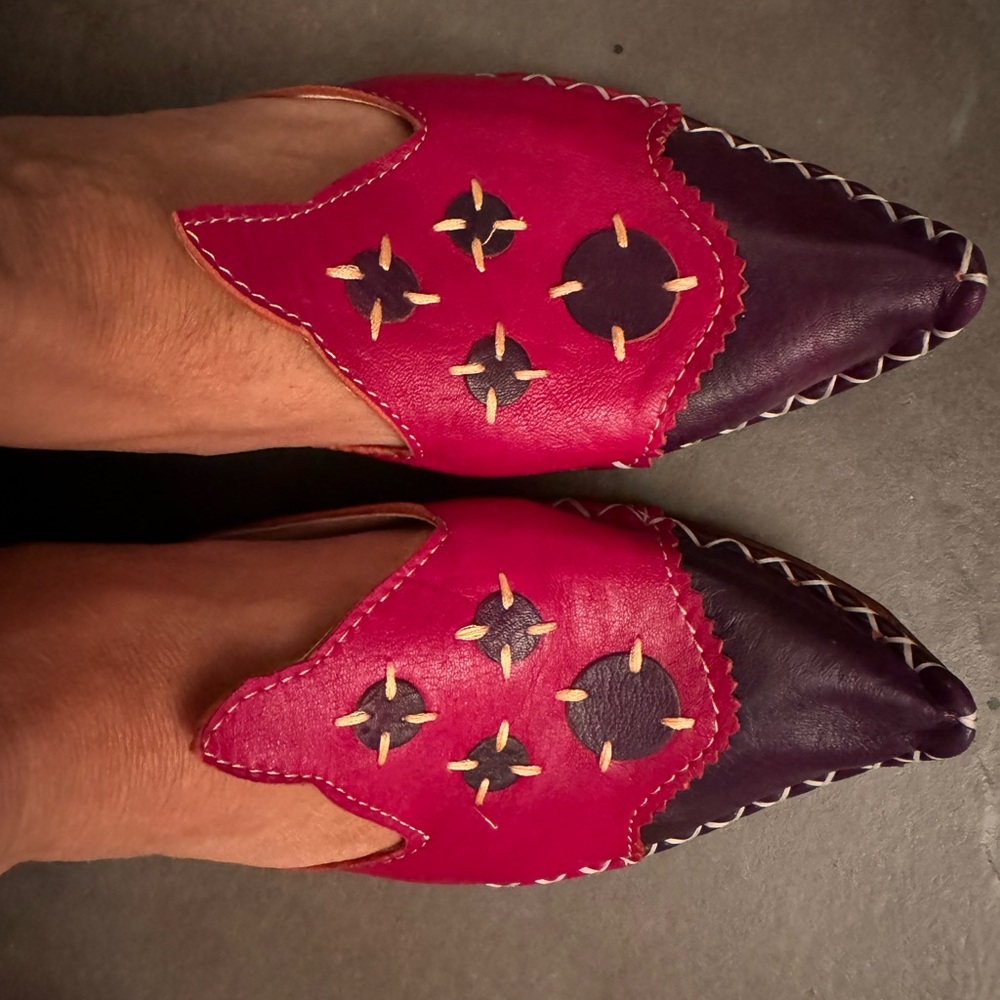 Moroccan babouche leather shoe